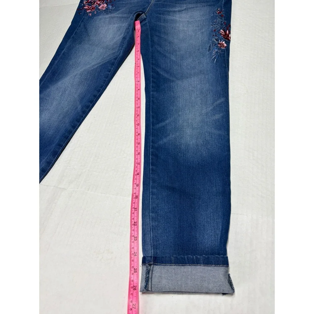 Chicos The Girlfriend Jeans Womens 0 Medium Wash Floral Embroidered Cuffed Slim